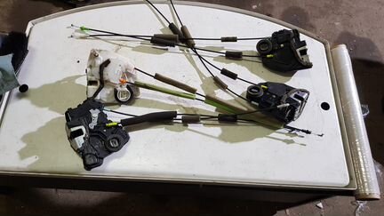 Lexus ES 350 Замок дверей задние передние