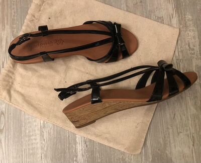 Новые черные лаковые босоножки, р-р 38/39