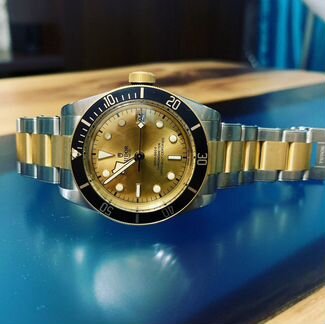 Часы Tudor black bay