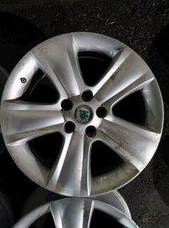Диски бу оригинал R17 LU на Skoda