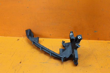 Кронштейн фары Audi Q5 8R 2008-2017