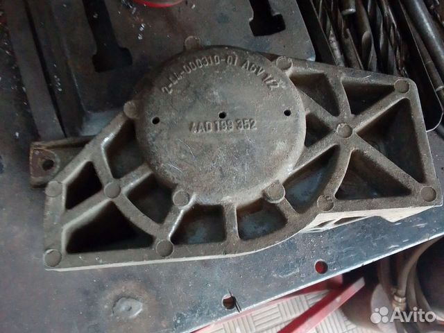 Опора двс правая Ауди 100