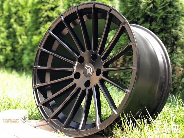 Cтильные диски на Volkswagen Tuareg R20