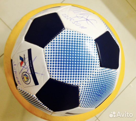 Футбольный мяч с автографами чм 2018