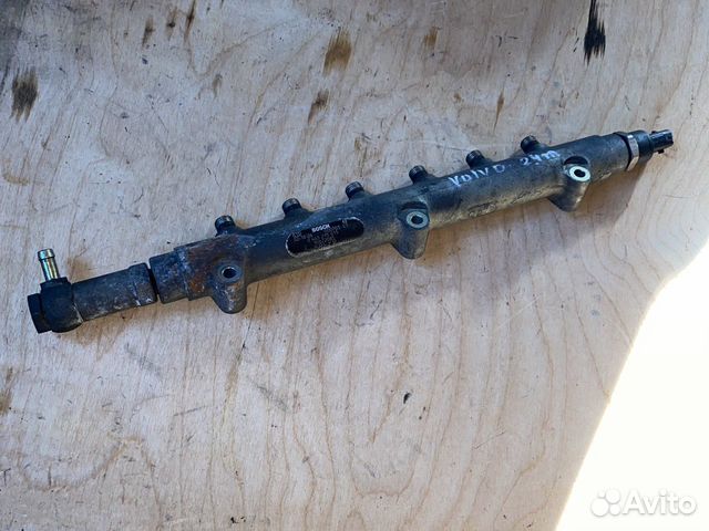 Топливная рампа Volvo 2.4D 0445215015 XC70, XC90