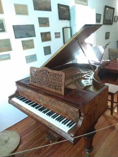 Настройка пианино роялей