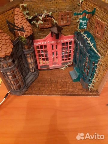 Вставка в книжную полку