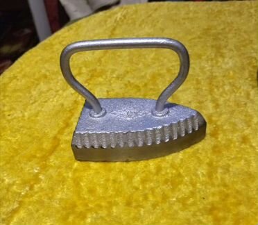Утюг старинный