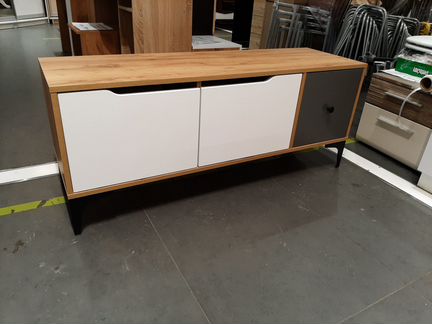 Тумба тв 1,24 м 3 дверки