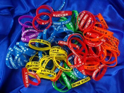 Браслет силиконовый с логотипом. Слеп-браслеты
