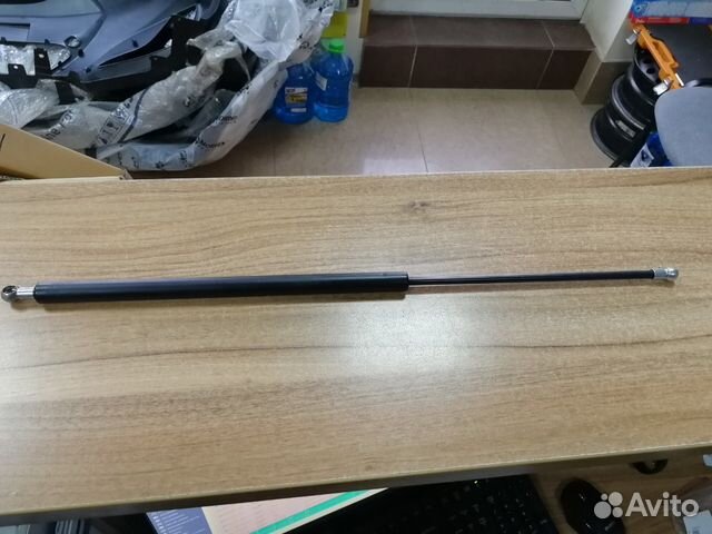 Амортизатор багажника Hyundai i10