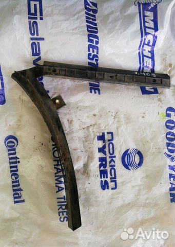 Направляющая заднего бампера правая VW Passat B5