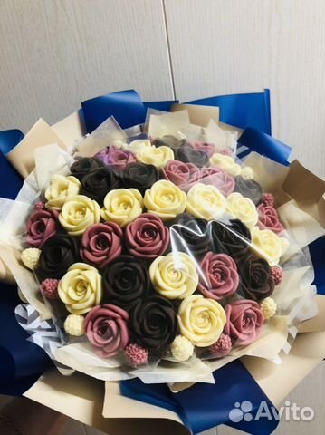 Букет из шоколадных роз, тюльпанов, пионов