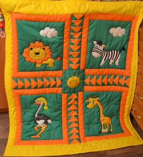 Лоскутное детское одеяло 