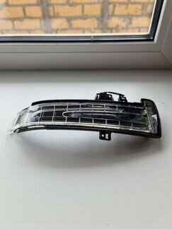 Mercedes w212 повторитель поворотника