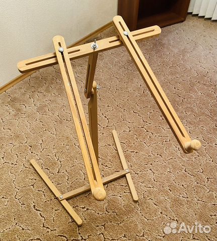 Стойка-держатель для вышивальщицы