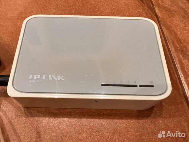 Коммутатор TP-link TL-SF1005D и WiFi роутер ZTE