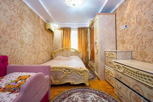 4-к. квартира, 80 м², 1/5 эт.