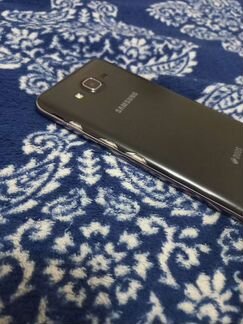 Телефон Samsung galaxi J7 2016