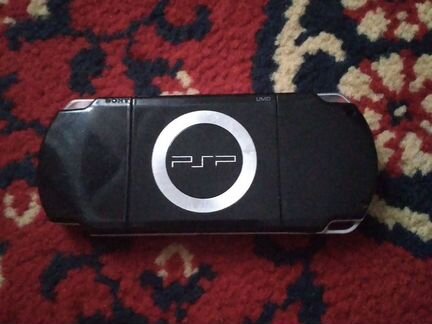 Sony PSP 2008 + 4 игры и оригинальное зарядное уст