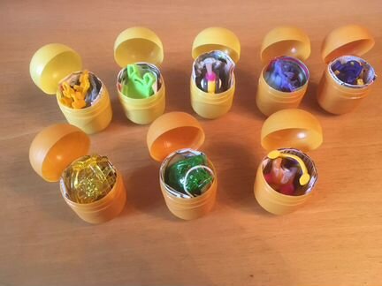 Игрушки из киндера и чупа чупс