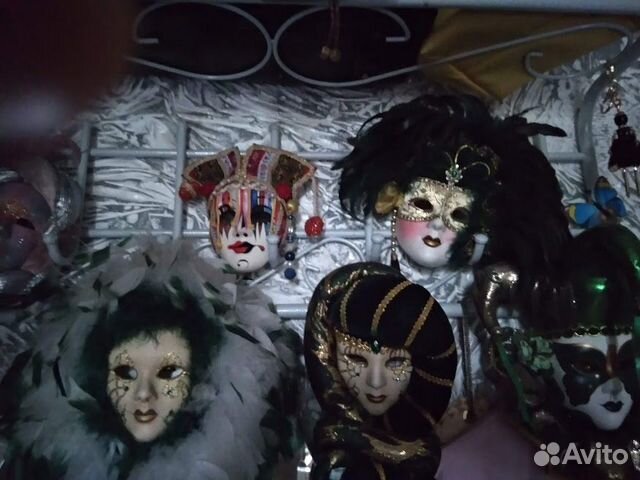 Коллекция фарфоровых масок