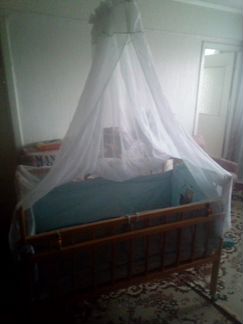 Кровать+ матрас+бортики в кроватку+ балдахин+ держ