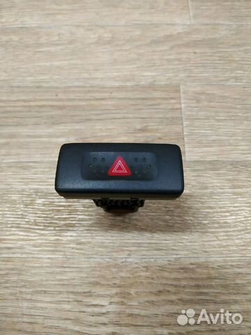 Кнопка аварийной сигнализации Nissan Primera P11