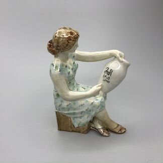 Редкость. Художница расписывает вазу-зик 150лет