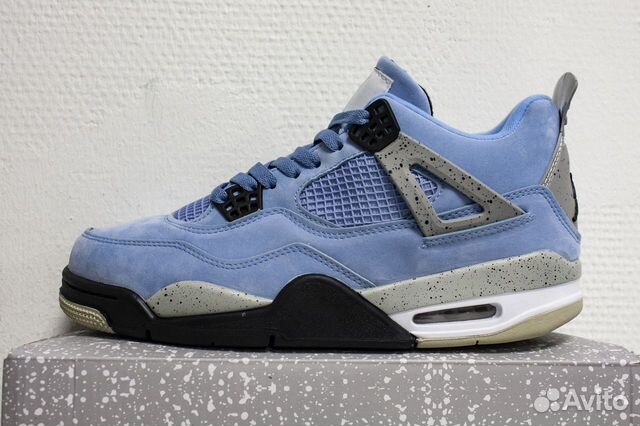 Air Jordan 4 Retro “University Blue”