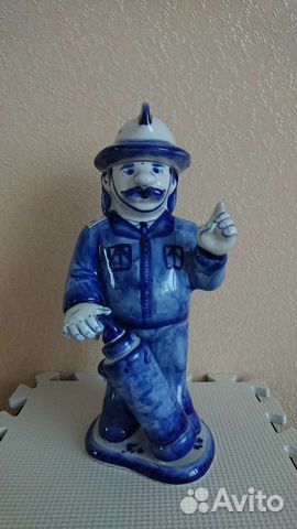 Гжель Бутылка штоф Пожарный мчс