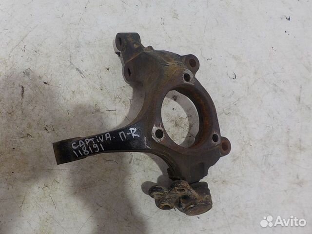 Кулак поворотный передний правый Chevrolet Captiva