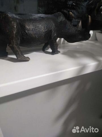 Статуэтка носорога из Африки