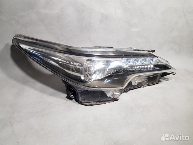 Фара правая Toyota Fortuner 2 15-20