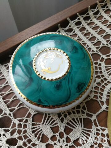 Фарфоровая малахитовая шкатулка