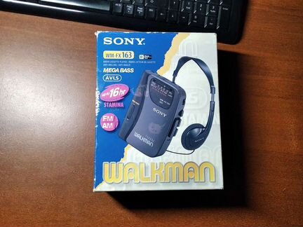 Кассетный плеер Sony Walkman