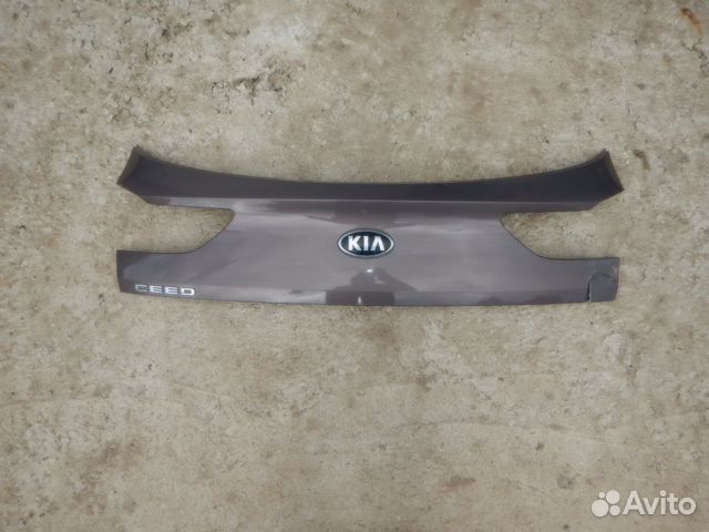 Накладка крышки багажника Kia Ceed 3