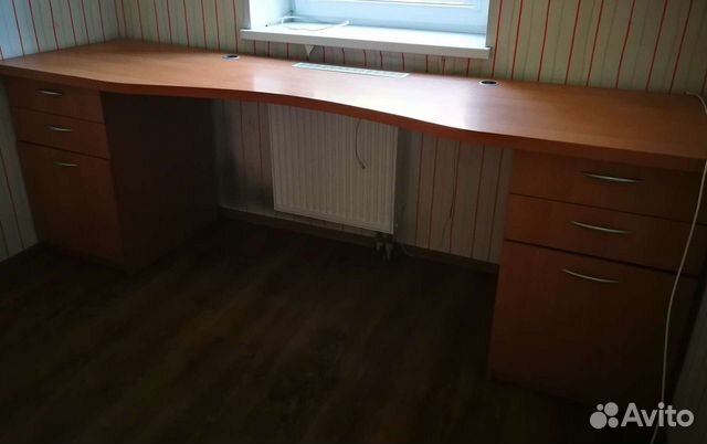 Стол для двоих с боковыми ящиками