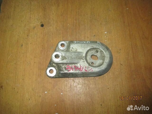 Кронштейн опоры двигателя 96328595 Chevrolet Epica