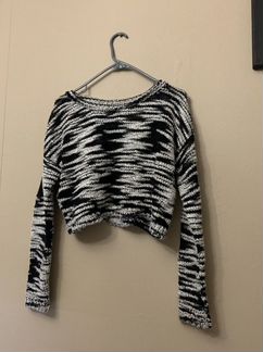 Укороченный свитер