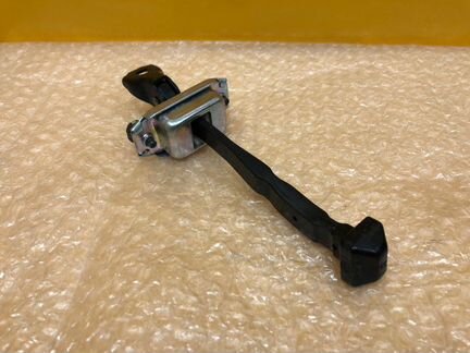 Ограничитель двери задний Nissan Murano Z52