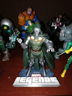 Фигурка Доктора Дума. Dr. Doom. Hasbro