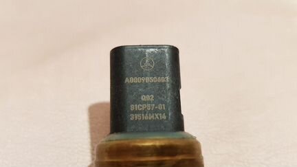 Датчик давления масла A0009050603 Mercedes