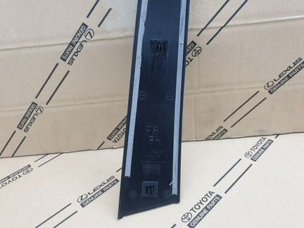 Накладка рамки двери передняя правая Hyundai