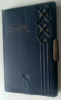 Старый альбом книжка для фотографий открыток запис