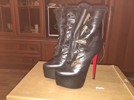 Стильные ботильоны от Christian Louboutin