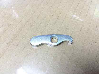 фиксатор ручного тормоза. фиксатор стояночного тормоза газ 3307. фиксатор ручного тормоза. фиксатор газ-2217 рычага стояночного тормоза. фиксатор рычага стояночного тормоза 2217-3508030.