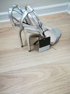 Босоножки Zara