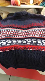 Свитер с оленями