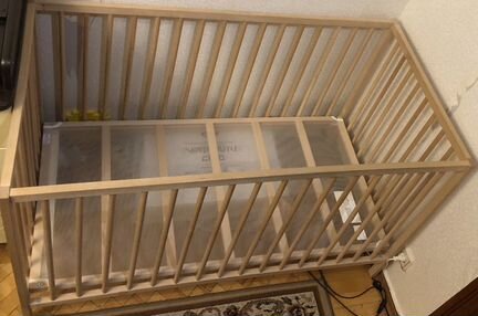 Кроватка IKEA с матрасом